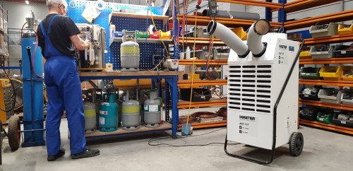 Master ACD 137 cooling workshop employee.jpg
