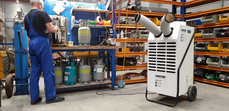 Master ACD 137 cooling workshop employee.jpg